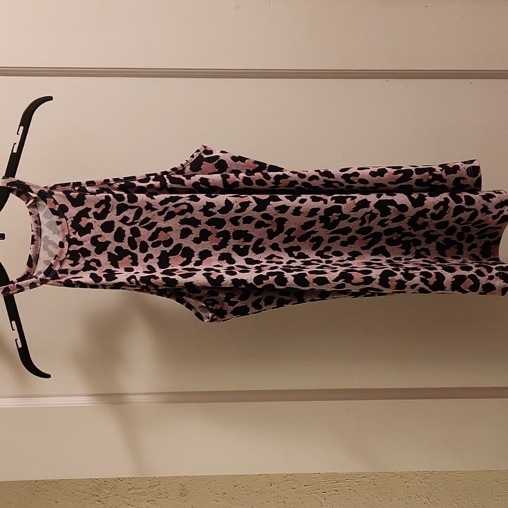 Leopard Print Sleeveless Pullover Top